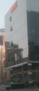 लखनऊ21सितम्बर25* FIR दर्ज होने के बावजूद सील भवन पर मरम्मत एवं निर्माण कार्य जारी*