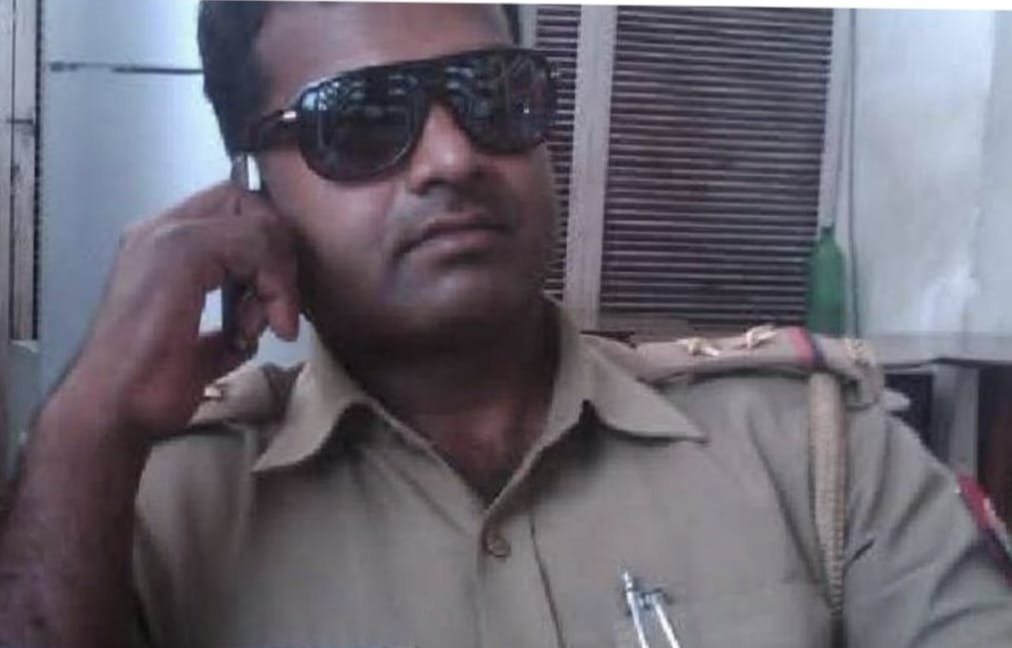 कानपुर नगर24सितम्बर25*दरोगा पति ज्ञानेंद्र को एडीजे –4 शुचि श्रीवास्तव की कोर्ट ने दोषी करार देते हुए उम्रकैद की सजा सुनाई।*