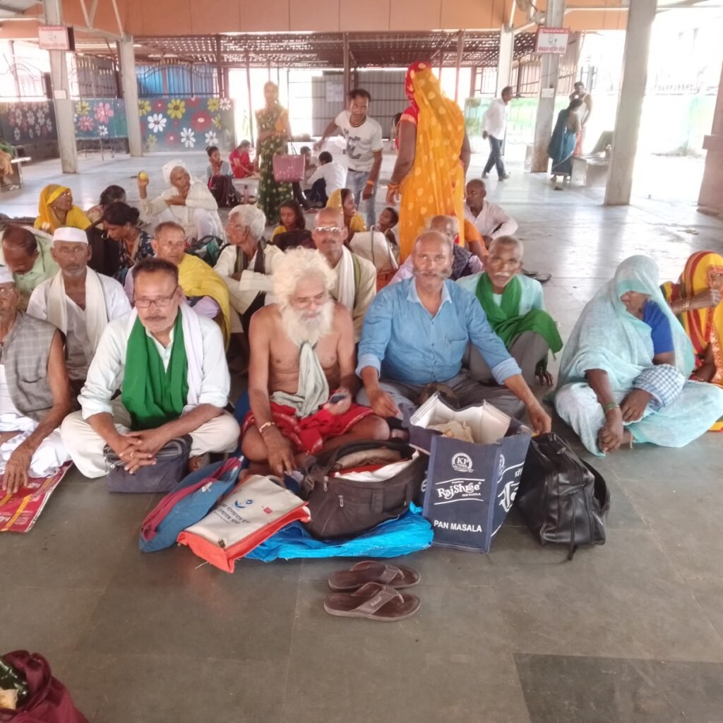 चित्रकूट25सितम्बर 25 रेल संघर्ष मोर्चा, भारतीय किसान यूनियन (संयुक्त) के धरना प्रदर्शन आर एस एम, भाकियू, एन डी पी एफ ने दिया ज्ञापन चित्रकूट25सितम्बर 25 रेल संघर्ष मोर्चा, भारतीय किसान यूनियन (संयुक्त) के धरना प्रदर्शन आर एस एम, भाकियू, एन डी पी एफ ने दिया ज्ञापन