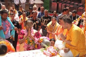 मथुरा25सितंबर25* भगवान श्री कृष्ण की नगरी वृंदावन में महामहिम राष्ट्रपति श्रीमती द्रौपदी मुर्मू का भव्य स्वागत