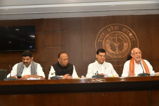 लखनऊ2सितम्बर25*प्रदेश में ई-बस संचालन को नई दिशा *पायलट प्रोजेक्ट के रूप में लखनऊ एवं कानपुर नगर में होगा शुभारंभ*