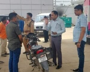 सुल्तानपुर2सितम्बर25*जिला पूर्ति विभाग और एआरटीओ विभाग की संयुक्त टीम ने पेट्रोल पंपों पर की अचानक छापेमारी*