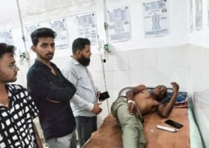 प्रतापगढ़3सितम्बर25*फ्यूज जोड़ने गए संविदा कर्मचारी हाई टेंशन लाइन की चपेट में आया, हालत नाजुक