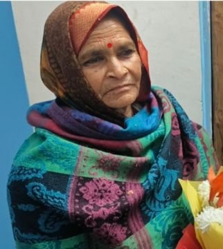 प्रयागराज3सितम्बर25*ग्राम सभा मदनपुर में शोक की लहर *समाजसेवी विजय भारती की माताजी लखपती देवी का निधन*