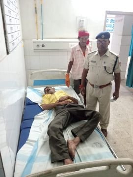 रोहतास4सितम्बर25*यात्रा के दौरान ब्रेन हैमरेज यात्री की मददगार बनी आरपीएफ। रोहतास4सितम्बर25*यात्रा के दौरान ब्रेन हैमरेज यात्री की मददगार बनी आरपीएफ।