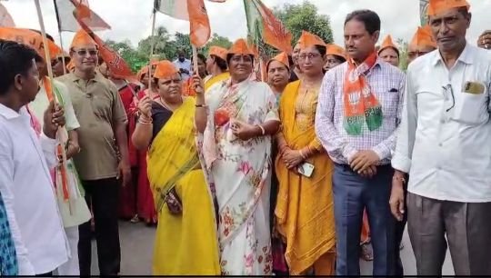 पूर्णिया बिहार4सितंबर25*बिहार बंद: पीएम मोदी को मां की गाली पर NDA महिला मोर्चा के आह्वान पर विरोध प्रदर्शन पूर्णिया बिहार4सितंबर25*बिहार बंद: पीएम मोदी को मां की गाली पर NDA महिला मोर्चा के आह्वान पर विरोध प्रदर्शन