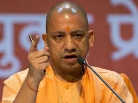 लखनऊ5सितम्बर25*अध्यापकों को सीएम योगी का तोहफा: शिक्षक दिवस पर बोले- मिलेगी कैशलेस इलाज की सुविधा;