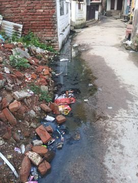 कानपुर देहात5सितम्बर25*रनिया नगर पंचायत की शिथिलता के चलते बढ़ रहे बुखार के केश*