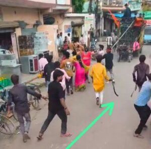 कानपुर नगर7सितम्बर25*रावतपुर में मूर्ति विसर्जन से लौट रहे दो गुटों के आपस में भिड़ने का मामला