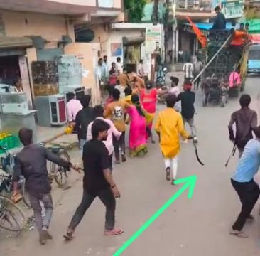 कानपुर नगर7सितम्बर25*रावतपुर में मूर्ति विसर्जन से लौट रहे दो गुटों के आपस में भिड़ने का मामला