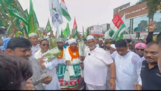 पूर्णिया में मुकद्दस त्योहार जश्नें ईद मिलादुन्नबी जोश खरोश के साथ मनाया गया, विशाल जुलूस मोहम्मदी में शरीक हुए पप्पू यादव पूर्णिया में मुकद्दस त्योहार जश्नें ईद मिलादुन्नबी जोश खरोश के साथ मनाया गया, विशाल जुलूस मोहम्मदी में शरीक हुए पप्पू यादव