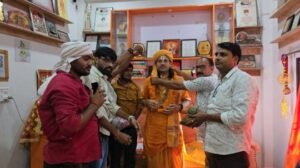 वाराणसी7सितम्बर25*काशी के उत्तर स्थित मां वनस्पति देवी धाम के पीठाधीश्वर बनाए जाने पर खुशी का माहौल*