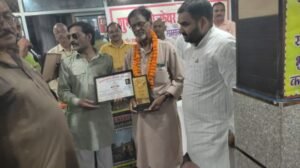 अयोध्या8सितम्बर25*रुदौली के मशहूर शायर मुजीब रुदौलवी को मिला शाइनी स्टार अवध सम्मान