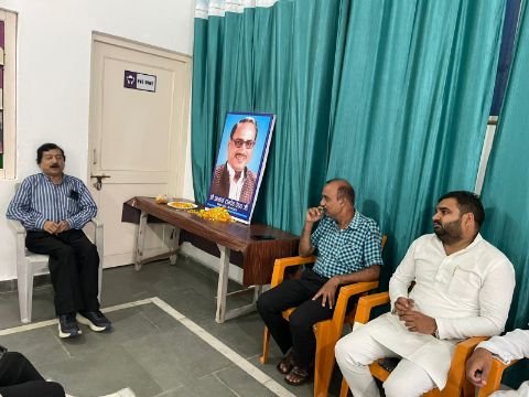 अयोध्या9सितम्बर25*लायंस क्लब रुदौली ने स्व. आचार्य रामदेव वैश्य को दी श्रद्धांजलि अयोध्या9सितम्बर25*लायंस क्लब रुदौली ने स्व. आचार्य रामदेव वैश्य को दी श्रद्धांजलि