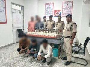 लखनऊ8सितम्बर25*ट्रेनों से अवैध शराब की हो रही तस्करी।