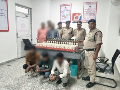 लखनऊ8सितम्बर25*ट्रेनों से अवैध शराब की हो रही तस्करी।