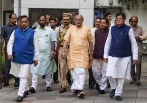 नई दिल्ली9सितम्बर25*वोटिंग से पूर्व एनडीए प्रत्याशी सीपी राधाकृष्णन ने श्री राम मंदिर में दर्शन कर आशीर्वाद लिया।