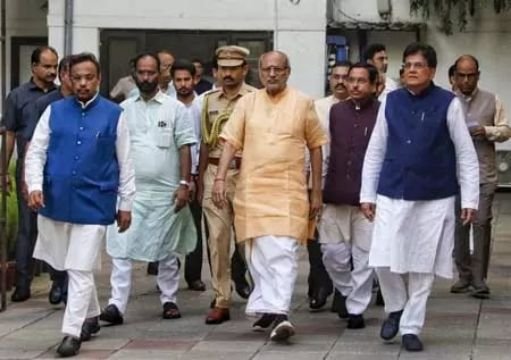 नई दिल्ली9सितम्बर25*वोटिंग से पूर्व एनडीए प्रत्याशी सीपी राधाकृष्णन ने श्री राम मंदिर में दर्शन कर आशीर्वाद लिया। नई दिल्ली9सितम्बर25*वोटिंग से पूर्व एनडीए प्रत्याशी सीपी राधाकृष्णन ने श्री राम मंदिर में दर्शन कर आशीर्वाद लिया।