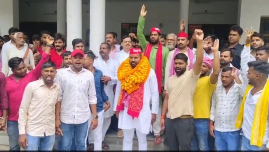 मिर्जापुर: 9 सितंबर 25 *लोहिया ट्रस्ट में समाजवादी पिछड़ा वर्ग प्रकोष्ठ के प्रदेश सचिव का हुआ भव्य स्वागत* मिर्जापुर: 9 सितंबर 25 *लोहिया ट्रस्ट में समाजवादी पिछड़ा वर्ग प्रकोष्ठ के प्रदेश सचिव का हुआ भव्य स्वागत*