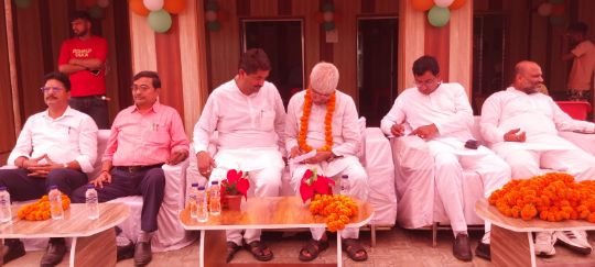 गाजीपुर9सितम्बर25*ई लाइब्रेरी खुलने से बच्चों और ग्रामीणों में उत्साह