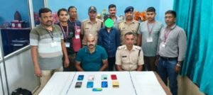 रोहतास10सितम्बर25*डेहरी RPF ने चोरी के 09 अदद मोबाइल के साथ एक चोर को किया गिरफ्तार 