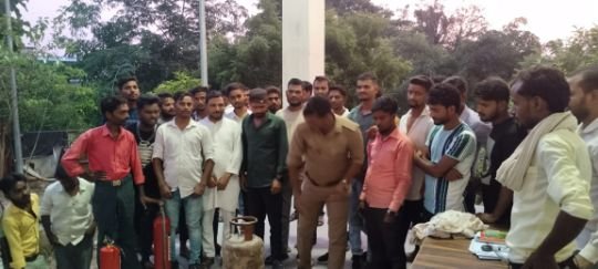 अयोध्या11सितम्बर25*अग्नि सचेतक नोडल अधिकारी द्वारा अभ्यर्थियों को दिया जा रहा प्रशिक्षण