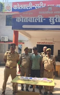 मथुरा13.09.2025* एक अभियुक्त को सोने व चाँदी के जेवरात के साथ गिरफ्तार किया गया