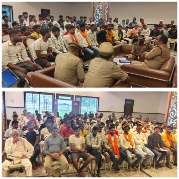 कौशाम्बी17सितम्बर25*नवरात्रि पर्व को लेकर संदीपन घाट थाने के एक गेस्ट हाउस में सीओ अभिषेक ने की पीस कमेटी की बैठक* कौशाम्बी17सितम्बर25*नवरात्रि पर्व को लेकर संदीपन घाट थाने के एक गेस्ट हाउस में सीओ अभिषेक ने की पीस कमेटी की बैठक*