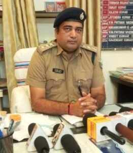 कहलगांव18सितम्बर25*डीएसपी के नेतृत्व में गठित पुलिस टीम ने हथियार के साथ एक युवक को पकड़ा* कहलगांव18सितम्बर25*डीएसपी के नेतृत्व में गठित पुलिस टीम ने हथियार के साथ एक युवक को पकड़ा*