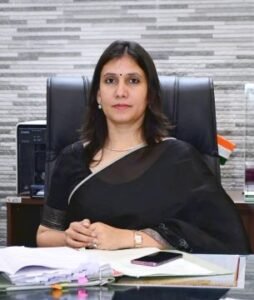 प्रयागराज19सितम्बर25*नवनियुक्त मण्डलायुक्त ने अपना पदभार संभाला*