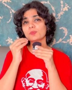 इलाहाबाद21सितम्बर25*उच्च न्यायालय ने लोक गायिका नेहा सिंह राठौर के खिलाफ दर्ज FIR को रद्द करने से इनकार कर दिया।