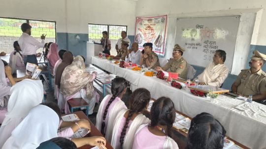 अयोध्या27सितम्बर25*आर ए इंटर कालेज में छात्राओं व महिलाओं की सुरक्षा और सशक्तिकरण के लिए आयोजित हुआ कार्यक्रम
