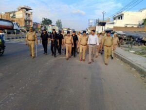 कानपुर देहात27सितम्बर25*त्योहारों पर सुरक्षा के पुख़्ता इंतज़ाम, अफसरों ने किया रनिया में फ्लैग मार्च*