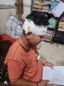 मैहर28सितम्बर25**पत्रकार दीपक तिवारी (सोनू) पर हुए जानलेवा हमले में अभी तक खुलेआम घूम रहे आरोपी