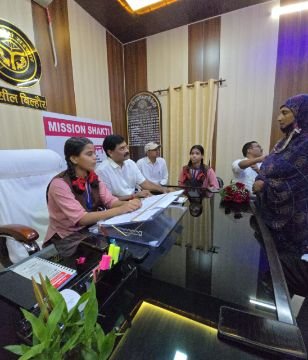 कानपुर नगर29सितम्बर25*मिशन शक्ति अभियान के तहत एक दिन की बनी उप जिलाधिकारी छात्रा इच्छा कानपुर नगर29सितम्बर25*मिशन शक्ति अभियान के तहत एक दिन की बनी उप जिलाधिकारी छात्रा इच्छा