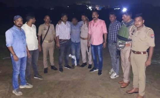 कौशाम्बी30सितम्बर25*लूट के वांछित 02 अभियुक्तों को पुलिस मुठभेड़ में किया गिरफ्तार*