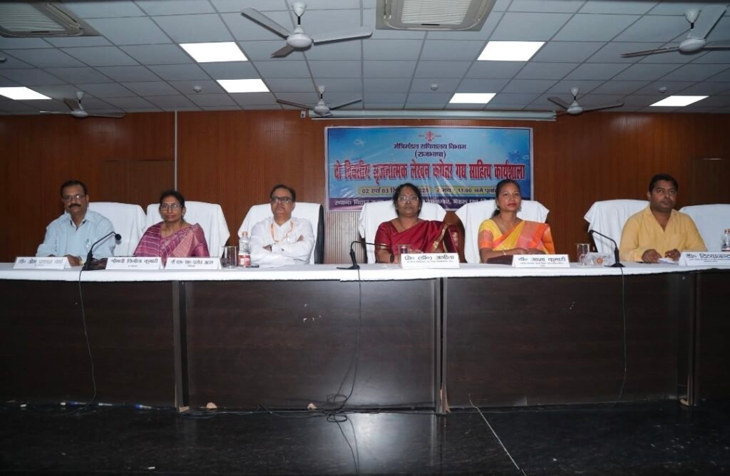 पटना बिहार 03सितंबर 2025*मंत्रिमंडल सचिवालय विभाग, बिहार सरकार कार्यशाला के संयोजक और वक्ता डॉ. दिव्यानन्द*