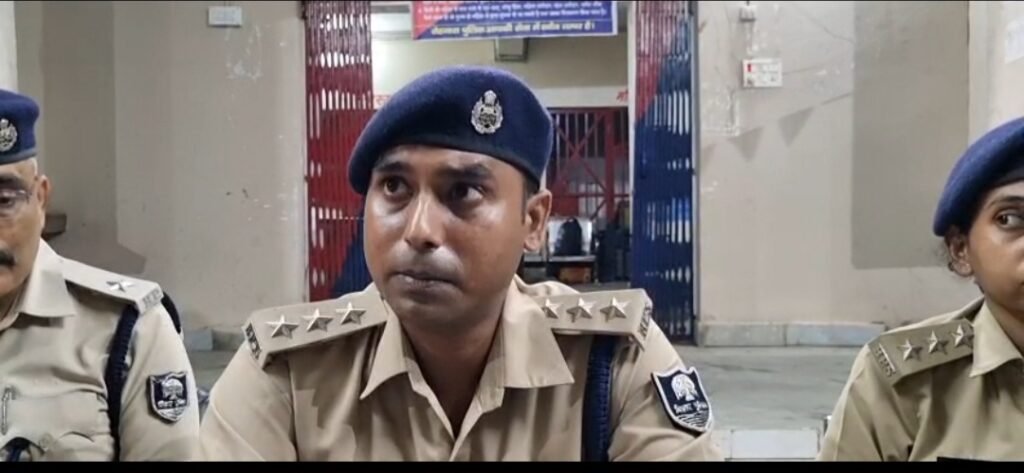 रोहतास11सितम्बर25* डांस पार्टियों पर पुलिस का छापा,10 नाबालिग लड़कियों को किया रेस्क्यू; 11 लोग गिरफ्तार*
