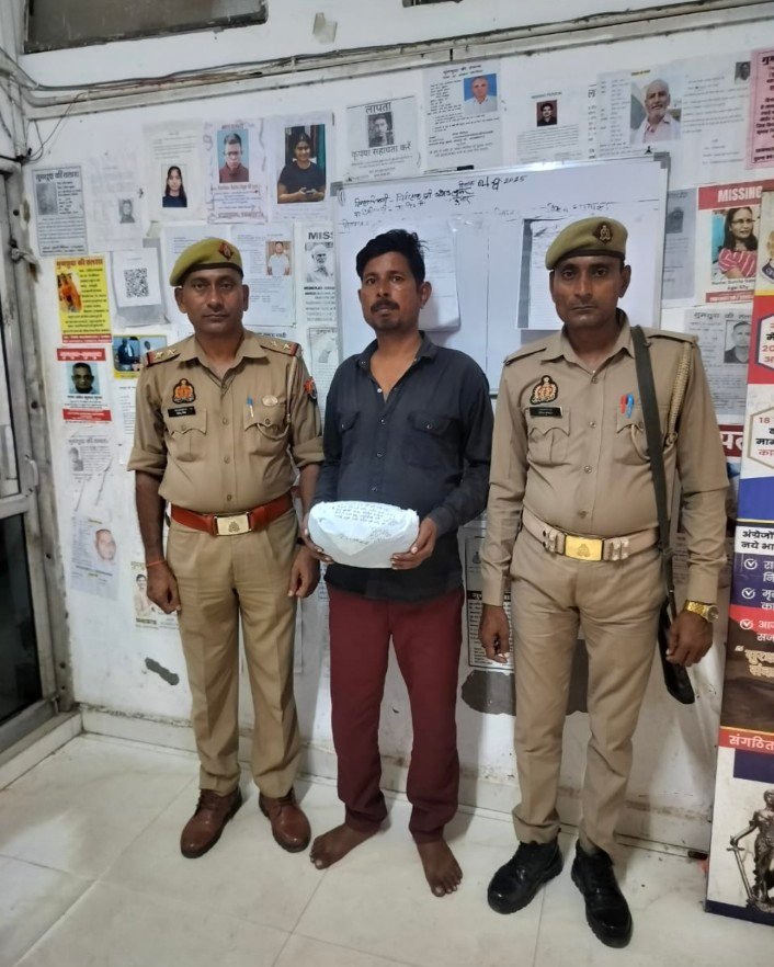 मथुरा01.09.2025* एक अभियुक्त को अवैध गांजा सहित किया गिरफ्तार मथुरा01.09.2025* एक अभियुक्त को अवैध गांजा सहित किया गिरफ्तार