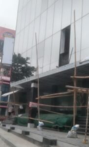 लखनऊ3अक्टूबर25* FIR होने के बावजूद निर्माण/मरम्मत कार्य जारी, यानि विभूति खण्ड पुलिस का संरक्षण...*