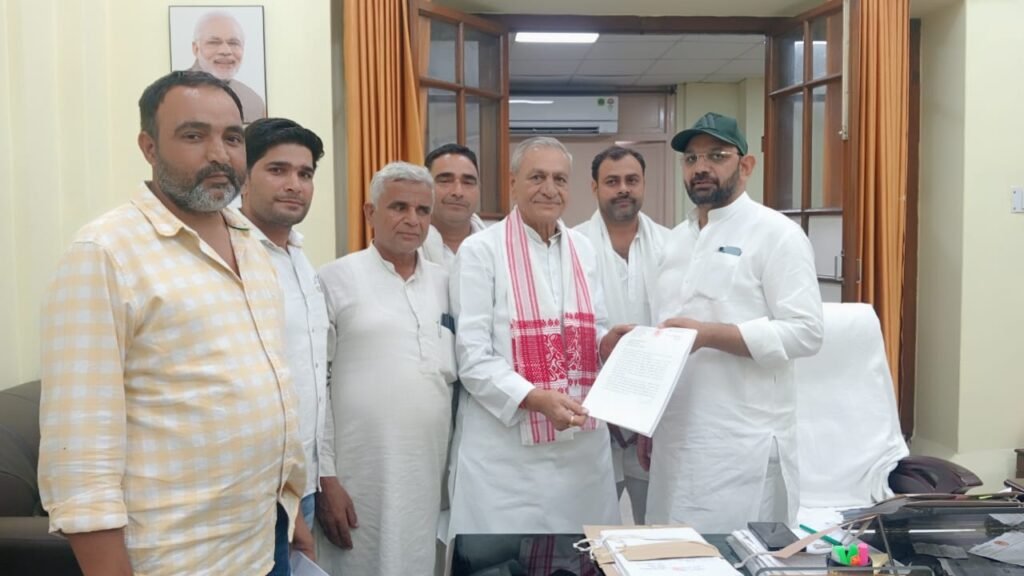 मुजफ्फरनगर16अक्टूबर25*गन्ना किसानों की समस्याओं पर सपा विधायक पंकज मलिक ने की गन्ना मंत्री से मुलाकात,