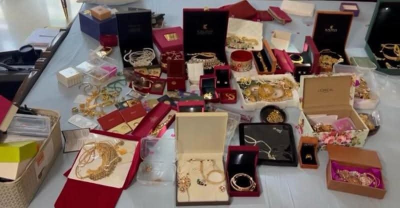 पंजाब 17अक्टूबर 25*सीबीआई ने पंजाब के डीआईजी को रिश्वत मामले में पकड़ा, 5 करोड़ कैश के अलावा मिली अरबों की संपति*....