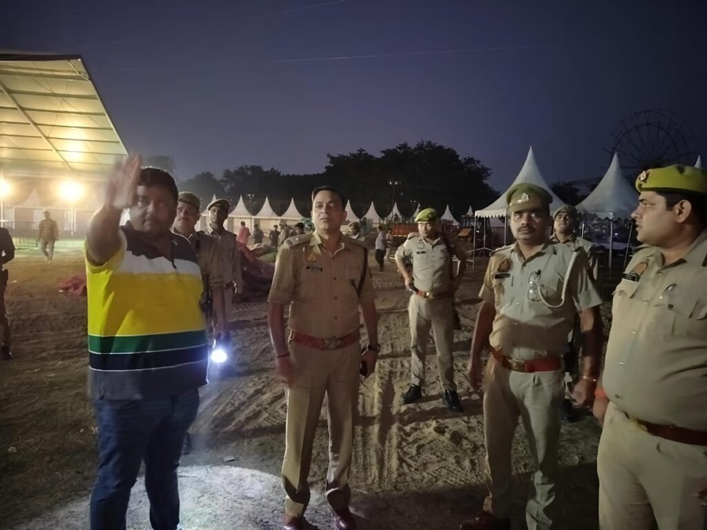 मथुरा 24 अक्टूबर 25 *पुलिस अधीक्षक नगर द्वारा ब्रजरज मेले का निरीक्षण* मथुरा 24 अक्टूबर 25 *पुलिस अधीक्षक नगर द्वारा ब्रजरज मेले का निरीक्षण*