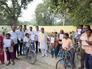 अयोध्या26अक्टूबर25*विधायक ने 50 दिव्यांगों को बांटे प्रमाण पत्र,जनकल्याणकारी नीतियों का किया बखान अयोध्या26अक्टूबर25*विधायक ने 50 दिव्यांगों को बांटे प्रमाण पत्र,जनकल्याणकारी नीतियों का किया बखान