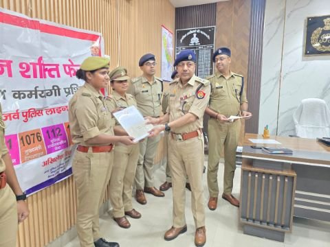 उन्नाव1अक्टूबर25*कक्षा 12 की छात्रा उर्वशी मोहन को एक दिन के लिए पुलिस अधीक्षक का कार्यभार दिया गया।