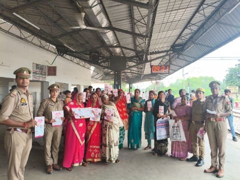 कानपुर नगर2अक्टूबर25*शिवराजपुर पुलिस का मिशन शक्ति अभियान : रेलवे स्टेशन सहित अन्य जगहों पर जागरूकता फैलाई