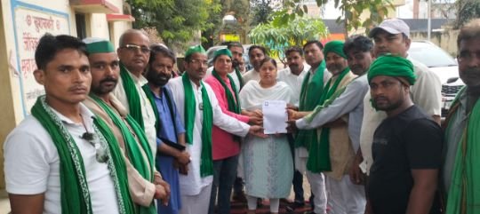 मथुरा2अक्टूबर25*मथुरा मंडी में किसानों का करोड़ों रुपए के धान बारिश में खराब भाकियू टिकैत ने उठाई मुआवजे की मांग*