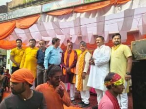 अयोध्या3अक्टूबर25*नम आंखों से माता रानी की प्रतिमा विसर्जन का कार्यक्रम हुआ संपन्न