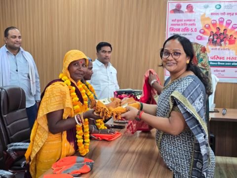 कौशाम्बी4अक्टूबर25*महिला सफाई कर्मियों को प्रशस्ति पत्र और अंग वस्त्र देकर नगर पालिका ने किया सम्मानित*