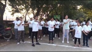 मथुरा5अक्टूबर25* मिशन शक्ति अभियान 5.0 के तहत रन फॉर एन्वायरमेंट मैराथन का आयोजन किया गया।